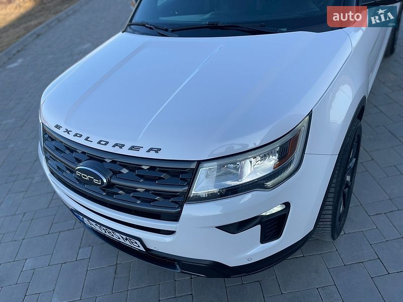 Позашляховик / Кросовер Ford Explorer 2018 в Рівному