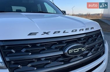 Позашляховик / Кросовер Ford Explorer 2018 в Рівному