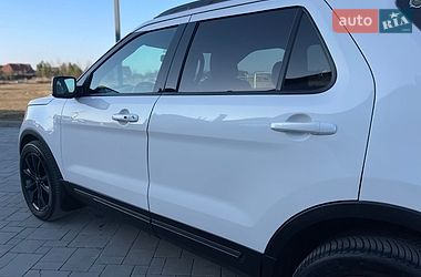 Позашляховик / Кросовер Ford Explorer 2018 в Рівному