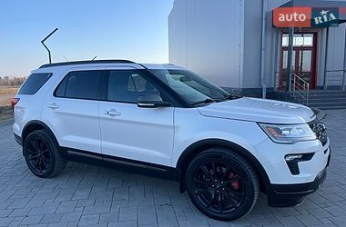 Позашляховик / Кросовер Ford Explorer 2018 в Рівному