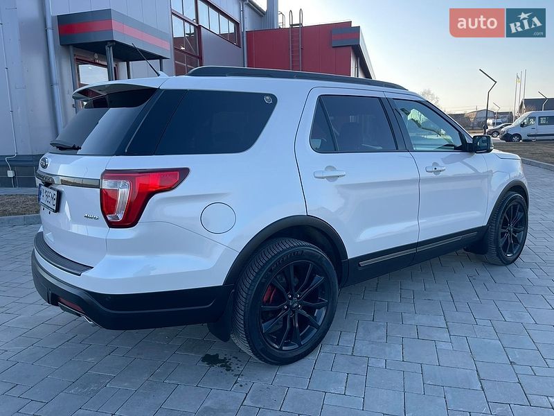 Позашляховик / Кросовер Ford Explorer 2018 в Рівному