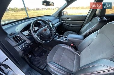 Позашляховик / Кросовер Ford Explorer 2018 в Рівному