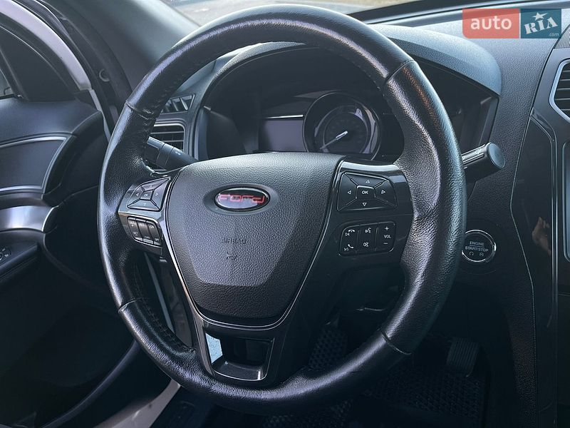 Позашляховик / Кросовер Ford Explorer 2018 в Рівному