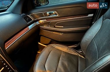 Позашляховик / Кросовер Ford Explorer 2017 в Львові