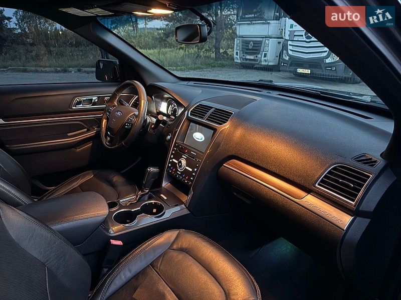 Позашляховик / Кросовер Ford Explorer 2017 в Львові