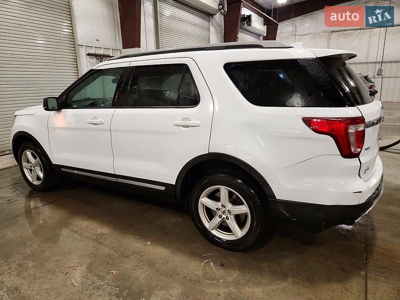 Внедорожник / Кроссовер Ford Explorer 2017 в Черновцах