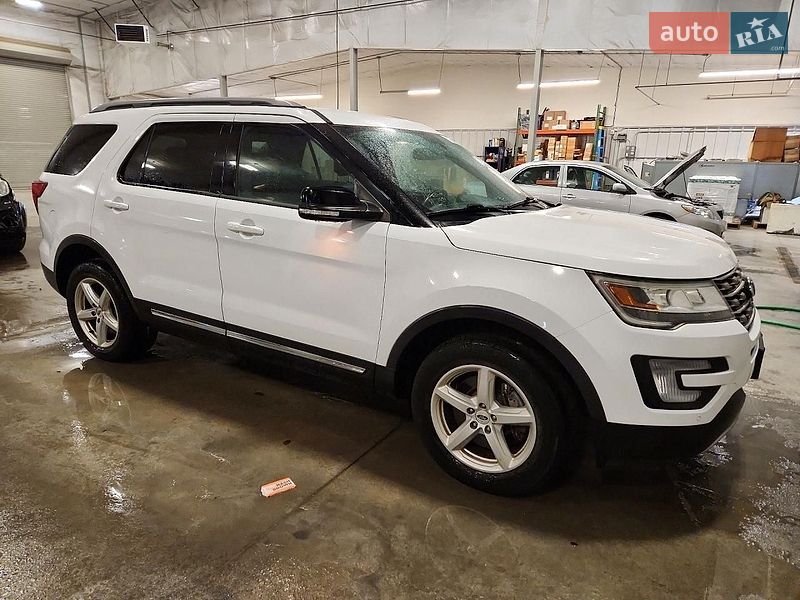 Внедорожник / Кроссовер Ford Explorer 2017 в Черновцах