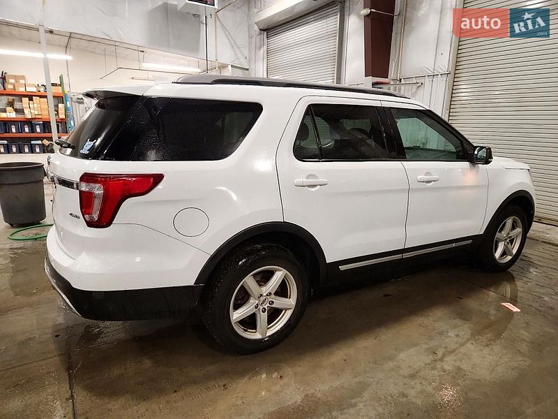 Внедорожник / Кроссовер Ford Explorer 2017 в Черновцах