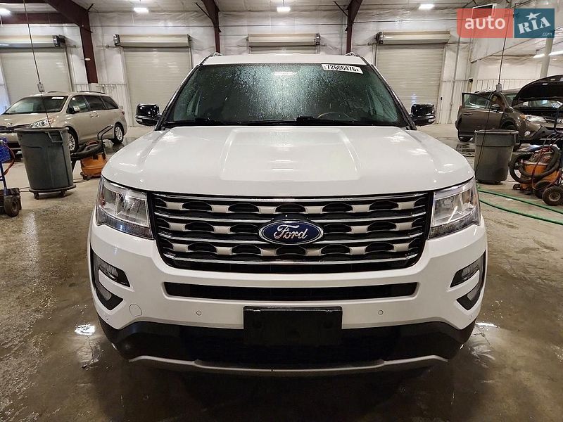 Внедорожник / Кроссовер Ford Explorer 2017 в Черновцах