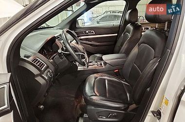 Внедорожник / Кроссовер Ford Explorer 2017 в Черновцах