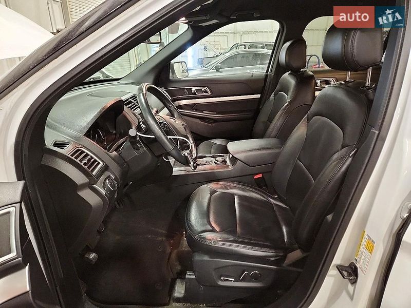 Внедорожник / Кроссовер Ford Explorer 2017 в Черновцах