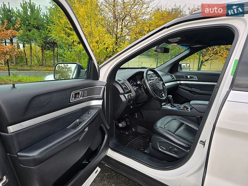 Позашляховик / Кросовер Ford Explorer 2017 в Хмельницькому