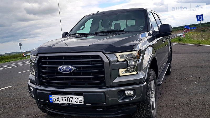Пікап Ford F-150 2015 в 