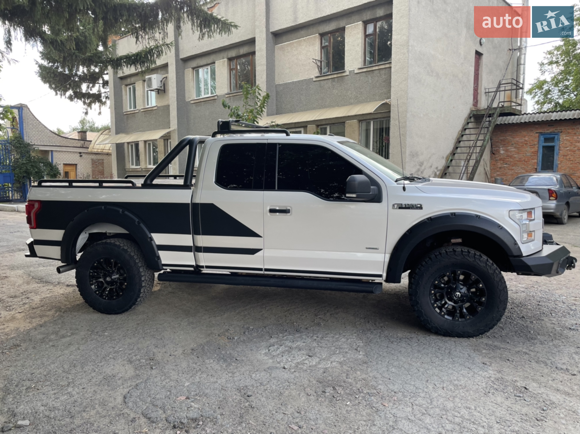 Ford F-150 2016 VIN 1FTFX1EG3GFA57866 фото оголошення 4 з 13