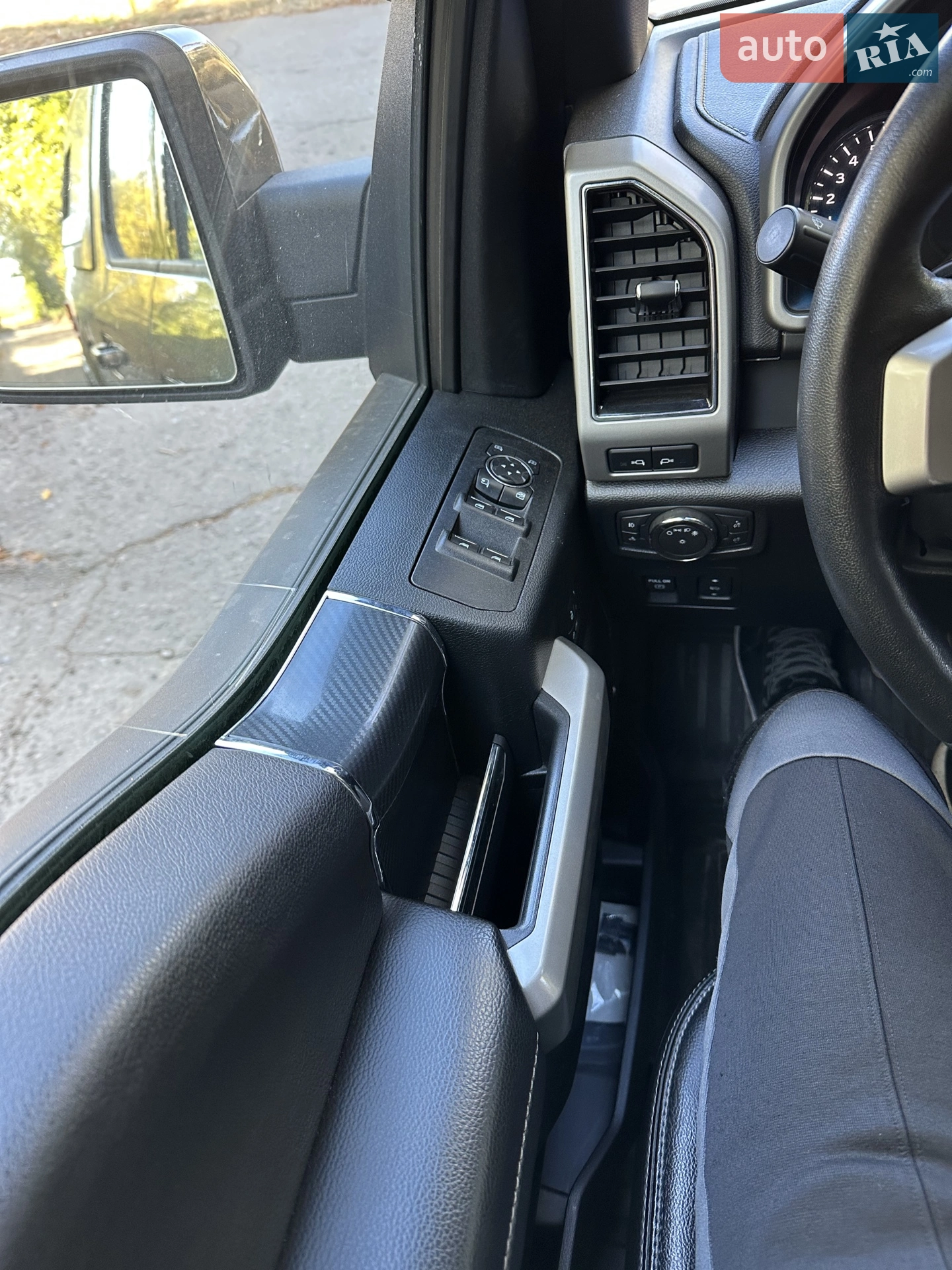 2017 Ford F-150 - мініатюра 30