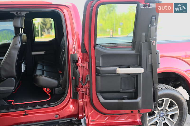 Пикап Ford F-150 2015 в Дубно