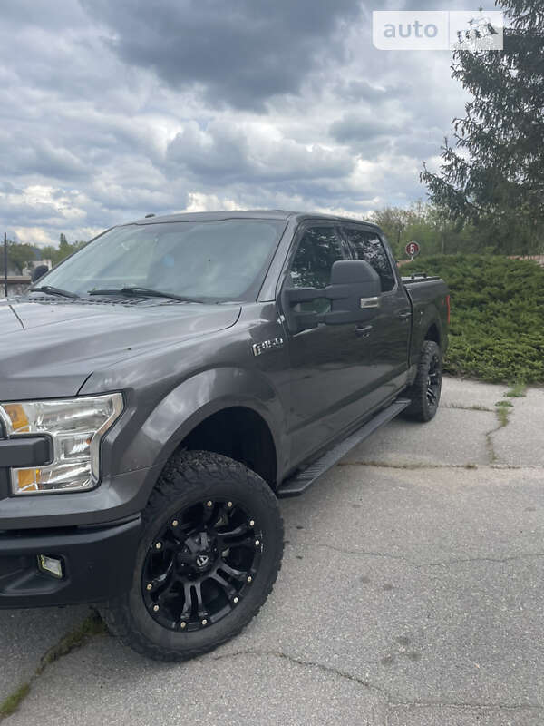 Пикап Ford F-150 2016 в Умани