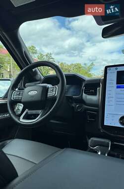 Пикап Ford F-150 2023 в 