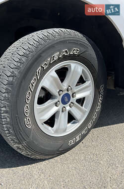 Пикап Ford F-150 2015 в 