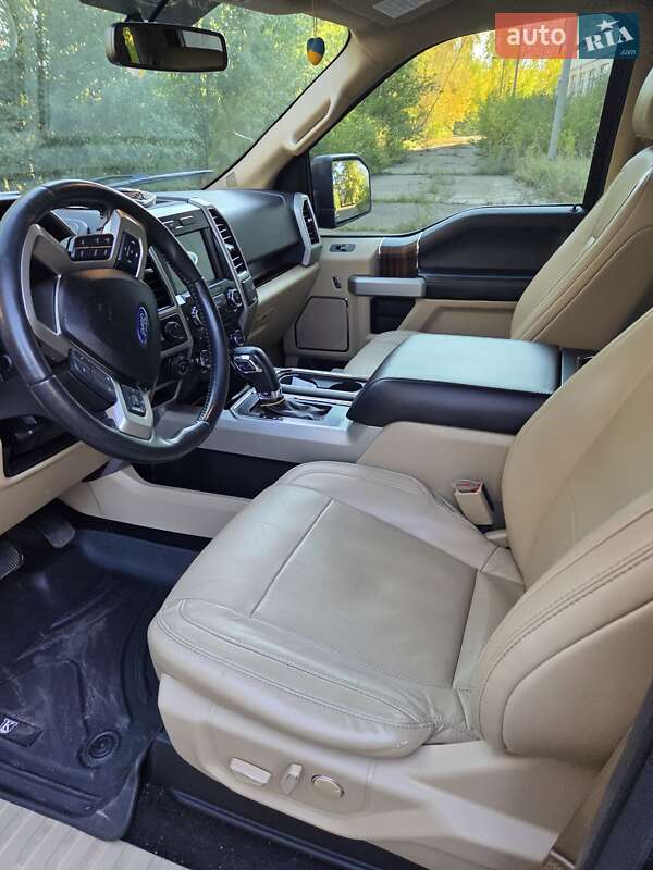 Пикап Ford F-150 2017 в Чернигове