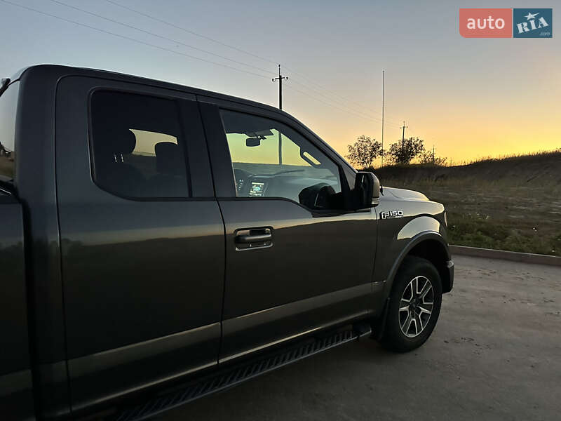Пикап Ford F-150 2015 в Ровно