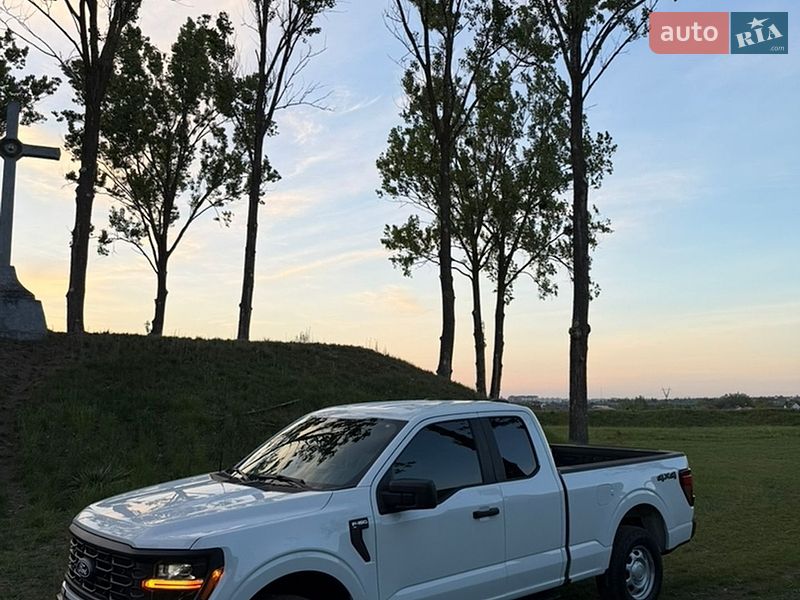 Пикап Ford F-150 2024 в Рованцах