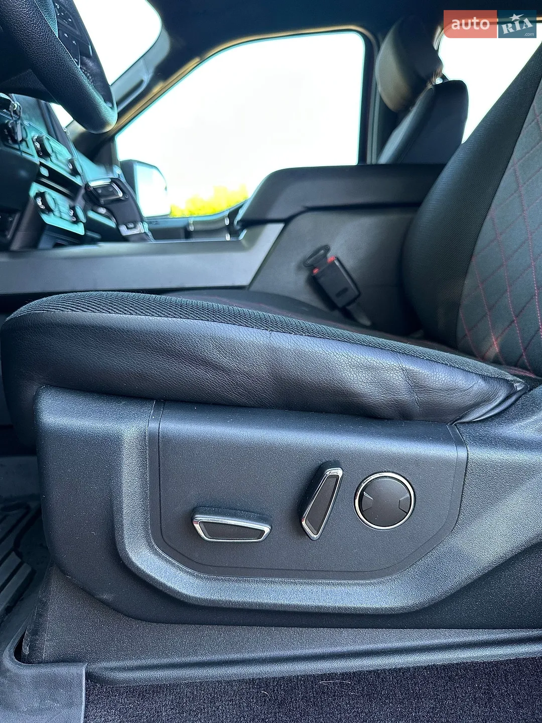 2015 Ford F-150 - мініатюра 31
