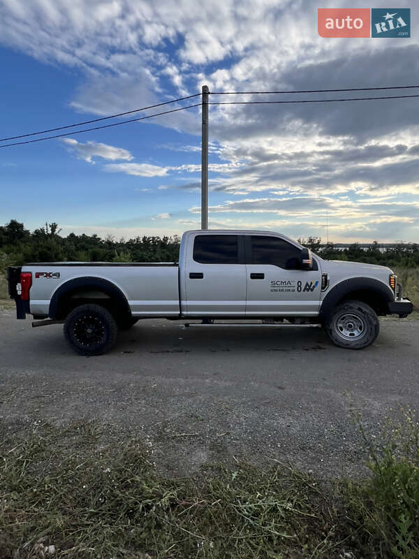 Пикап Ford F-250 2016 в Кривом Роге