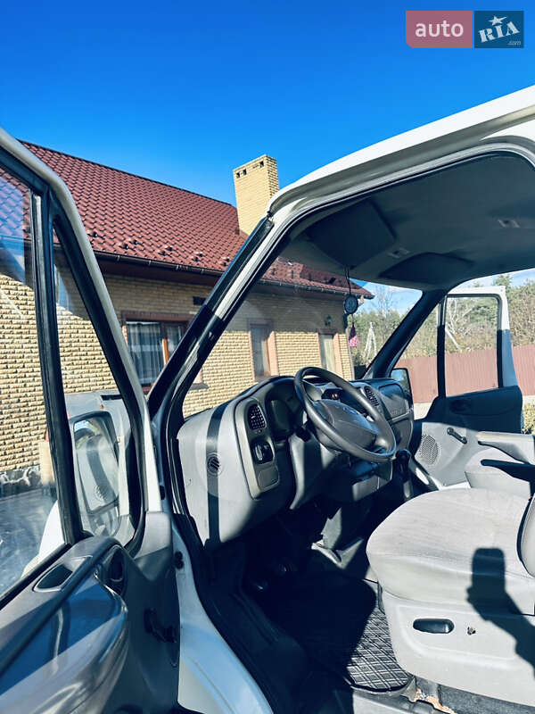 Мінівен Ford F-260 2003 в Любомлі