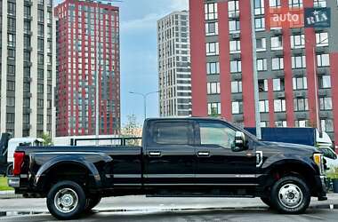 Пикап Ford F-350 2017 в 