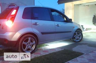 Хэтчбек Ford Fiesta 2006 в 