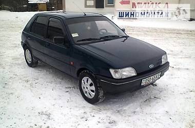Хэтчбек Ford Fiesta 1993 в 