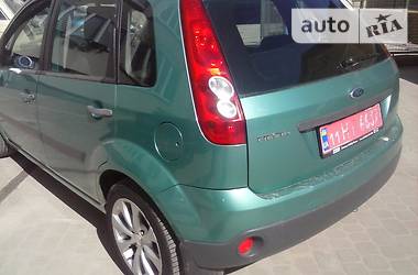 Хэтчбек Ford Fiesta 2006 в 