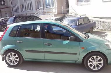 Хэтчбек Ford Fiesta 2006 в 