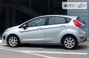 Хэтчбек Ford Fiesta 2013 в Киеве