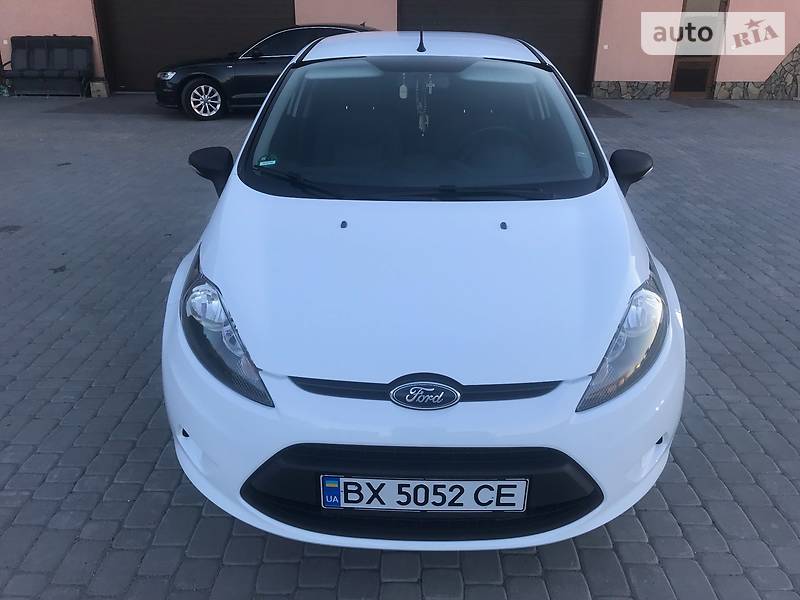 Седан Ford Fiesta 2011 в Староконстантинове