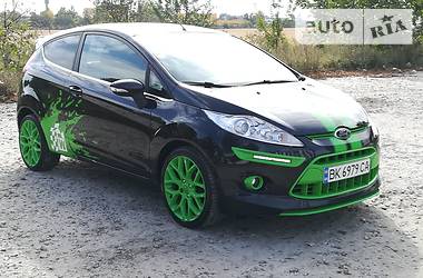 Купе Ford Fiesta 2011 в Ровно