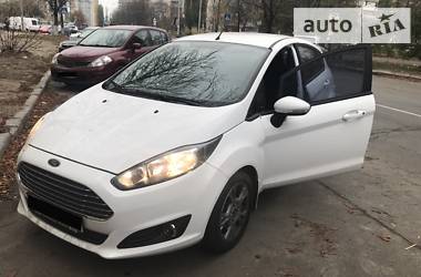 Хэтчбек Ford Fiesta 2015 в Киеве