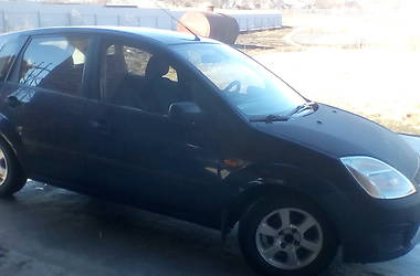Хетчбек Ford Fiesta 2005 в 