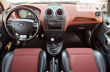 Купе Ford Fiesta 2007 в 