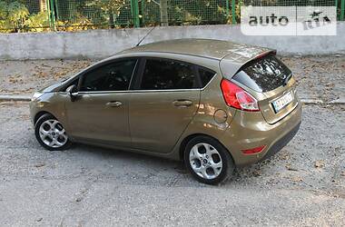 Хэтчбек Ford Fiesta 2013 в Ивано-Франковске