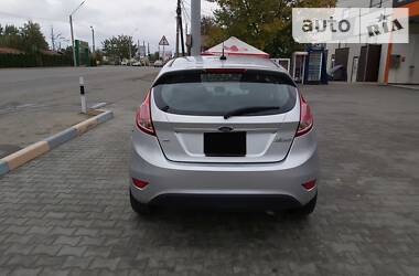 Хэтчбек Ford Fiesta 2017 в 