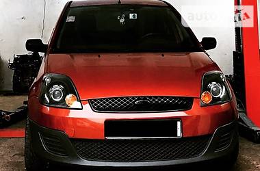 Хэтчбек Ford Fiesta 2006 в Сваляве