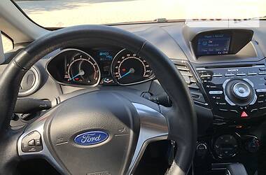 Хэтчбек Ford Fiesta 2015 в Виннице