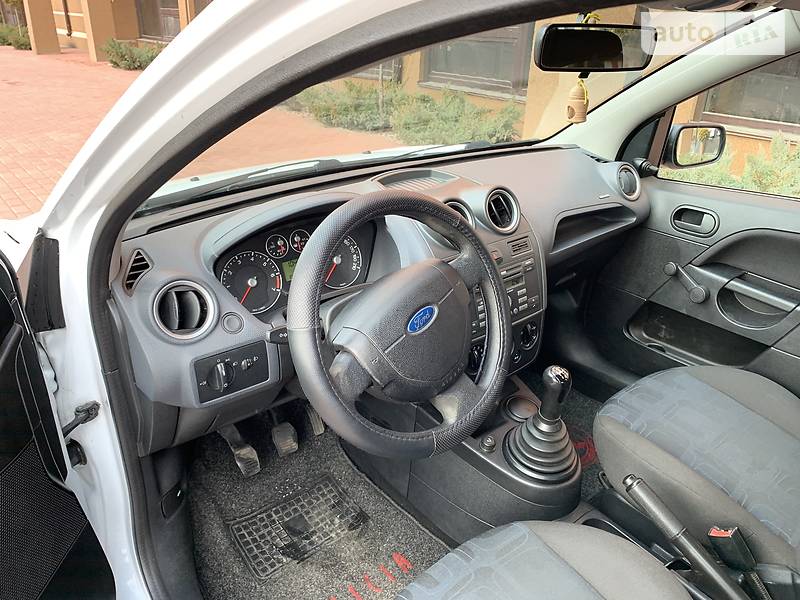 Хетчбек Ford Fiesta 2008 в Києві