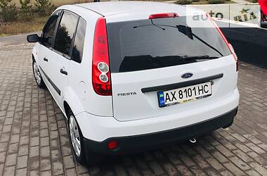 Хэтчбек Ford Fiesta 2007 в 