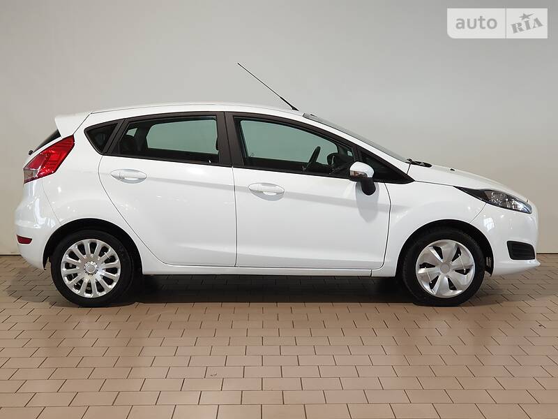 Хетчбек Ford Fiesta 2017 в Києві