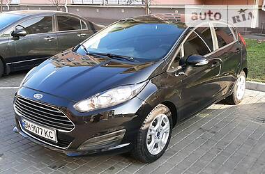 Хетчбек Ford Fiesta 2016 в 