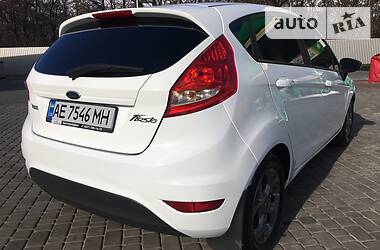 Хетчбек Ford Fiesta 2012 в 