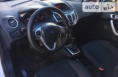 Хетчбек Ford Fiesta 2012 в 
